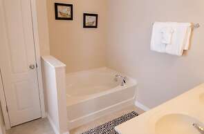 Trafalgar Retreat by Orlando Short Term