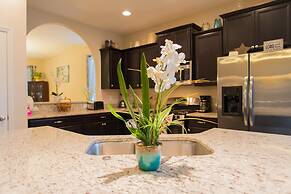 Trafalgar Retreat by Orlando Short Term