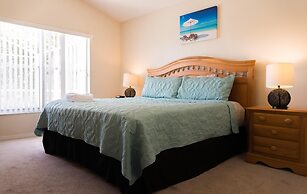 Paradise Island by Orlando Short Term