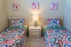 Paradise Island by Orlando Short Term