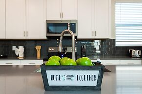 Safari Island by Orlando Short Term