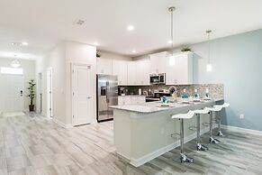 Tropical Escape by Orlando Short Term