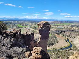 Smith Rock Resort