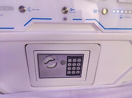 Capsule & Dormitory Space-X