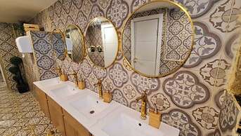 Capsule & Dormitory Space-X