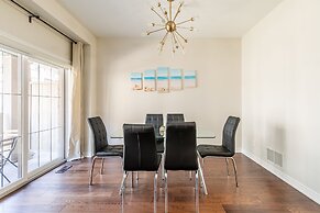 GLOBALSTAY. Modern Lake Ontario Townhomes