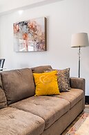 GLOBALSTAY. Modern Lake Ontario Townhomes