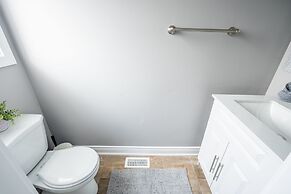 GLOBALSTAY. Modern Lake Ontario Townhomes