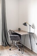 GLOBALSTAY. Modern Lake Ontario Townhomes