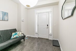 GLOBALSTAY. Modern Lake Ontario Townhomes