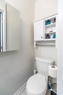 GLOBALSTAY. Modern Lake Ontario Townhomes