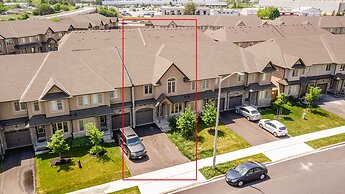 GLOBALSTAY. Modern Lake Ontario Townhomes