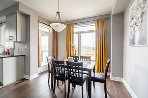 GLOBALSTAY. Modern Lake Ontario Townhomes