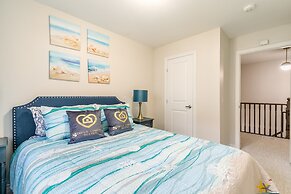 GLOBALSTAY. Modern Lake Ontario Townhomes