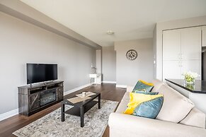 GLOBALSTAY. Modern Lake Ontario Townhomes