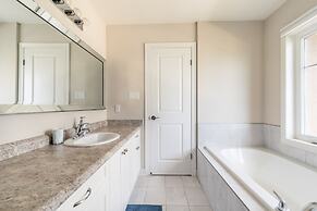 GLOBALSTAY. Modern Lake Ontario Townhomes