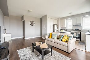 GLOBALSTAY. Modern Lake Ontario Townhomes