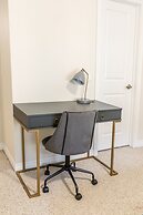 GLOBALSTAY. Modern Lake Ontario Townhomes