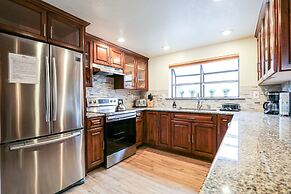 Snowflower 3 Remodeled and Modern, Private Washer Dryer with Fireplace