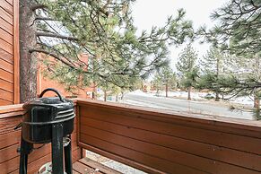 Snowflower 3 Remodeled and Modern, Private Washer Dryer with Fireplace