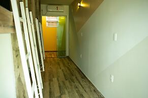 Hostel House Santinho