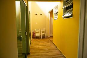 Hostel House Santinho