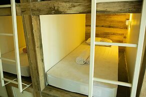 Hostel House Santinho