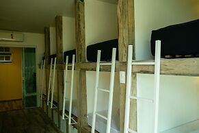 Hostel House Santinho