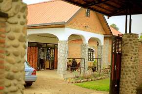Urugano Virunga Palace