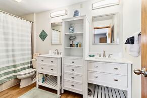 Primavista Luxury At Windcliff 3 Bedroom Condo by RedAwning