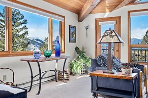 Primavista Luxury At Windcliff 3 Bedroom Condo by RedAwning