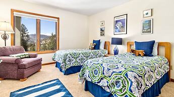 Primavista Luxury At Windcliff 3 Bedroom Condo by RedAwning