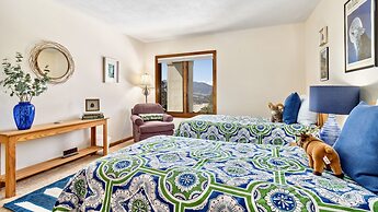 Primavista Luxury At Windcliff 3 Bedroom Condo by RedAwning