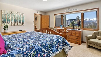 Primavista Luxury At Windcliff 3 Bedroom Condo by RedAwning