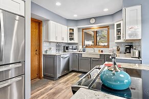 Primavista Luxury At Windcliff 3 Bedroom Condo by RedAwning