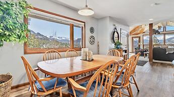 Primavista Luxury At Windcliff 3 Bedroom Condo by RedAwning