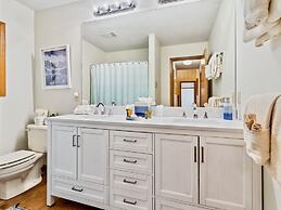 Primavista Luxury At Windcliff 3 Bedroom Condo by RedAwning