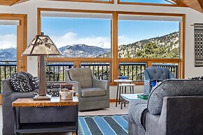 Primavista Luxury At Windcliff 3 Bedroom Condo by RedAwning