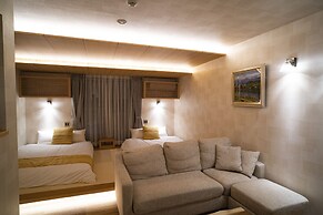 GRAND BASE Mojiko Ekimae