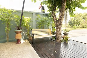 OYO 732 Juthamas Hotel