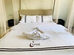 Phoenix Apartment by LINK