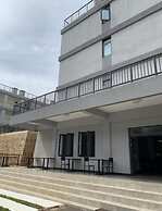 Phoenix Apartment by LINK