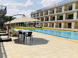 Phoenix Apartment by LINK