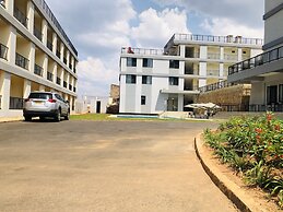 Phoenix Apartment by LINK