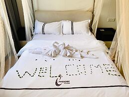 Phoenix Apartment by LINK