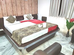 Neelam Palace Hotel