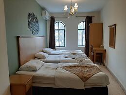Moab Land Hotel