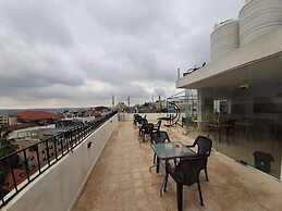 Moab Land Hotel