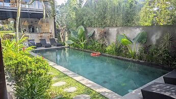 Sujiwa Ubud Hotel & Villa