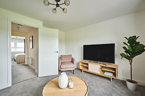 Warwick Serviced Home for 8 walking distance to University